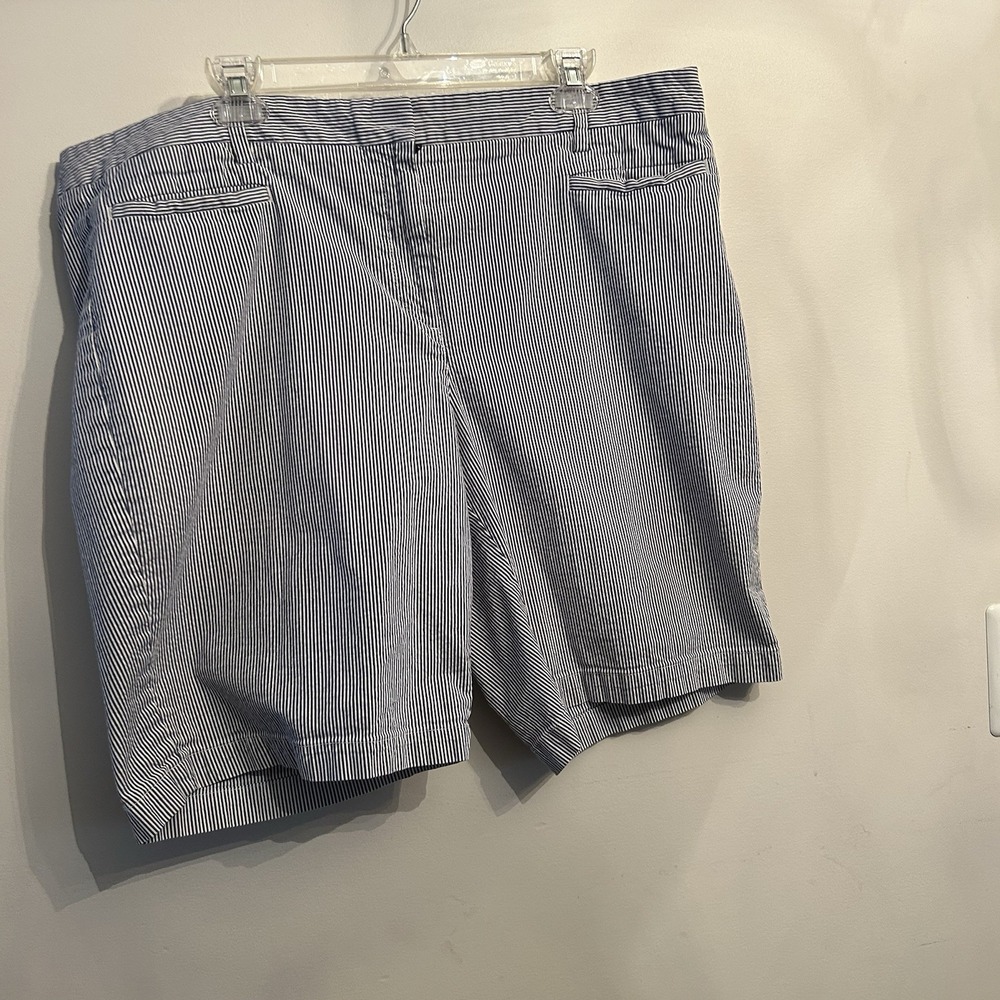 Lands End Shorts Long Bermuda Stripe Blue White Light Seersucker Sz 18 - Picture 1 of 11